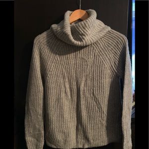 ♦️Used Small Gap Gray Sweater